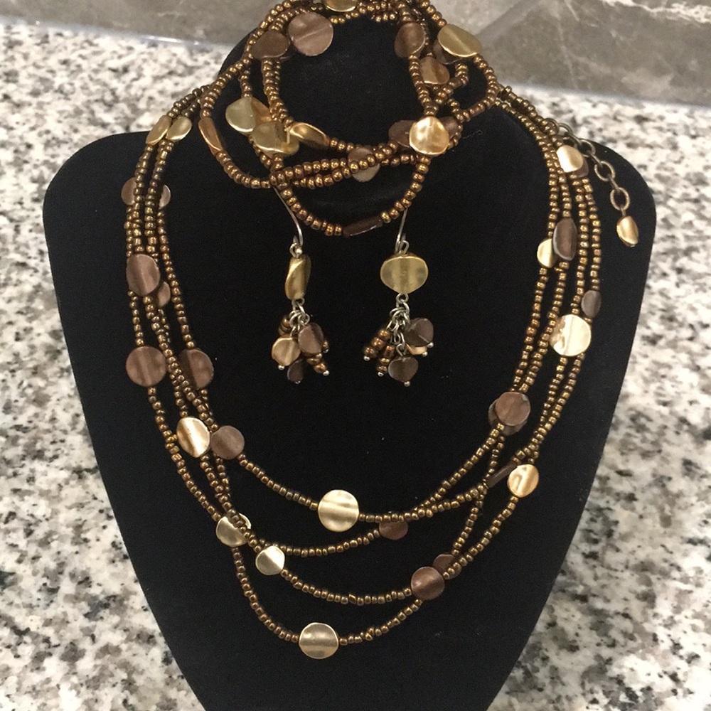 Necklace, bracelet and earring set